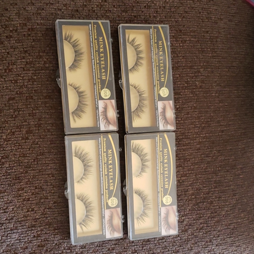 You get 4 pairs of false mink eyelashes 
New